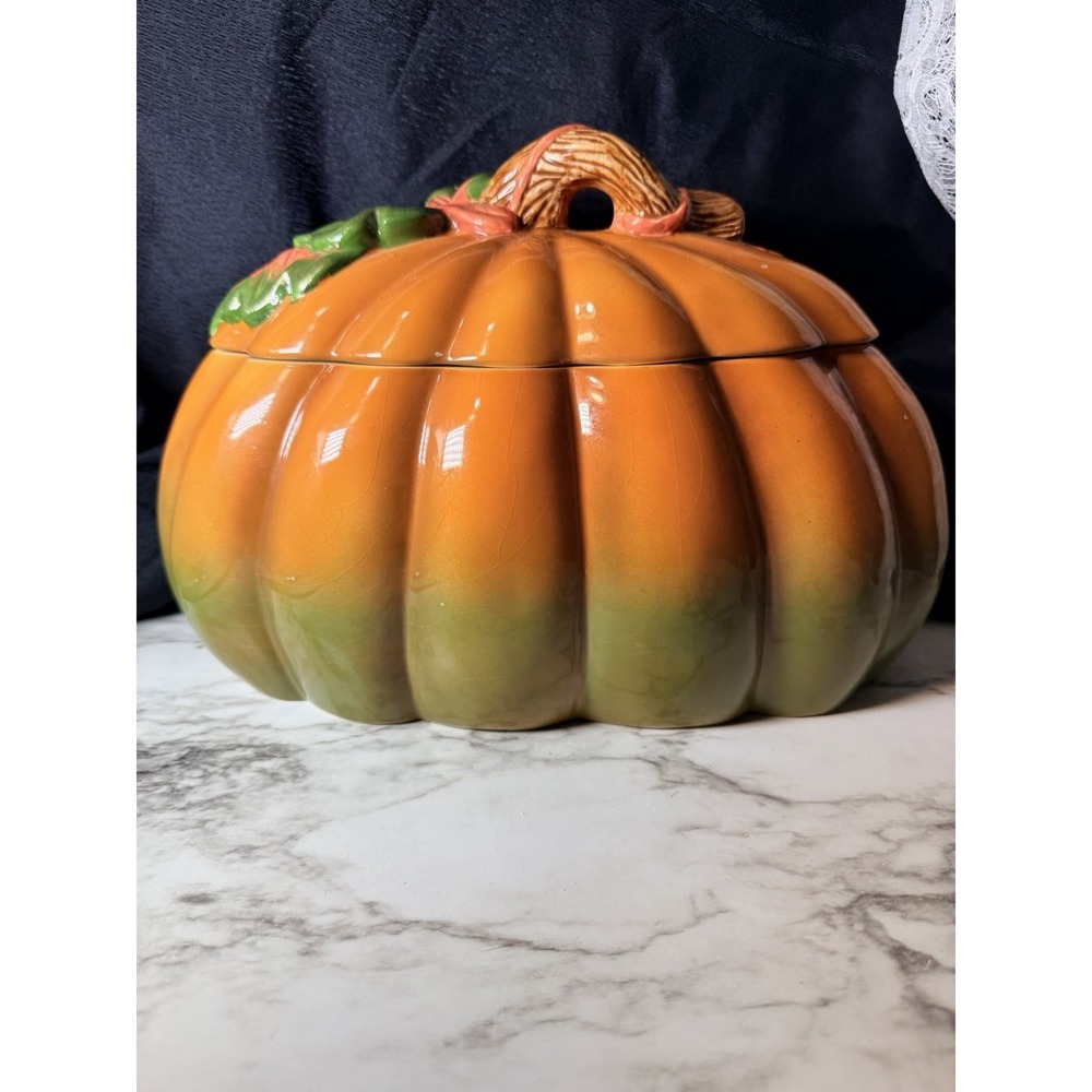 VTG Beautiful Pumpkin Soup Tureen - Bowl  (P2920)